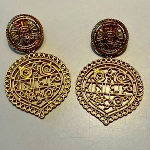 Gold-tone filigree earrings. Clip-on.